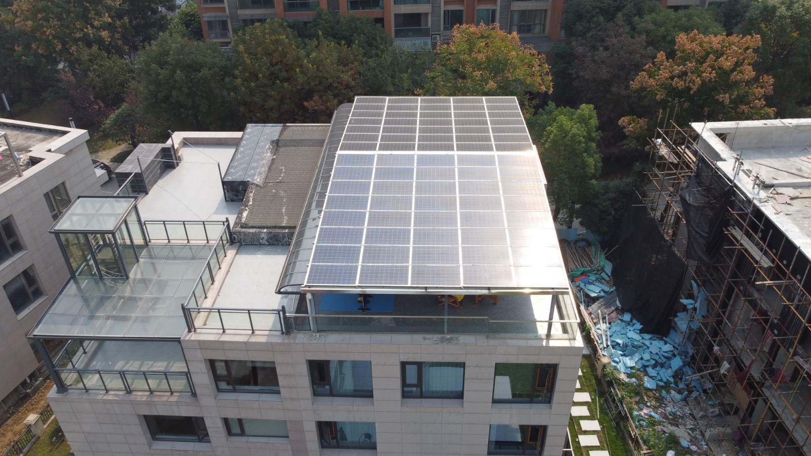 别墅屋顶为什么特殊适合装置光伏发电系统？？？